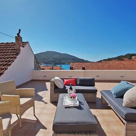 The Mandarin Tree House Vela Luka